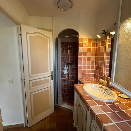 Superbe Emplacement , Terrasse Et Parking! Διαμέρισμα