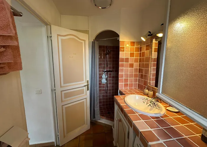 Superbe Emplacement , Terrasse Et Parking! Apartman