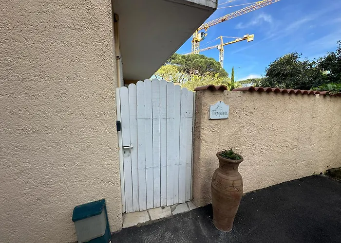 Superbe Emplacement , Terrasse Et Parking! Apartman Saint-Tropez