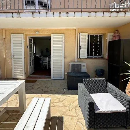 Superbe Emplacement , Terrasse Et Parking!