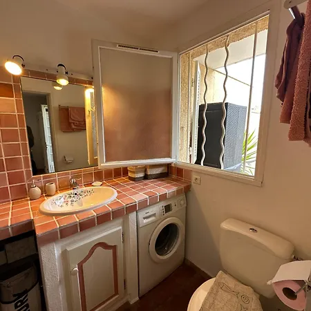 Апартаменти Superbe Emplacement , Terrasse Et Parking! Сен-Тропе