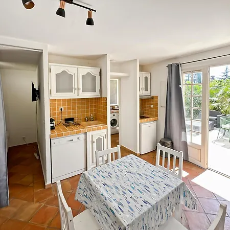 Superbe Emplacement , Terrasse Et Parking! Διαμέρισμα