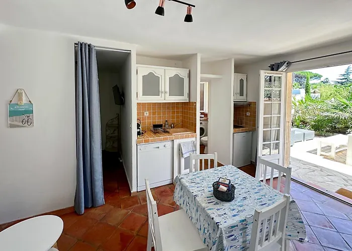 Апартаменти Superbe Emplacement , Terrasse Et Parking!